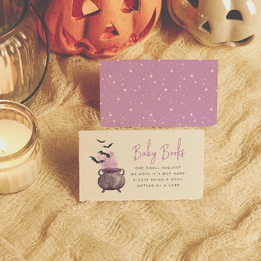 Ein Baby braut Halloween-Bücher für das Baby Begleitkarte