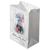 Ein Baby braut Halloween, er oder sie Cauldron Mittlere Geschenktüte (Vorderseite Schrägansicht)