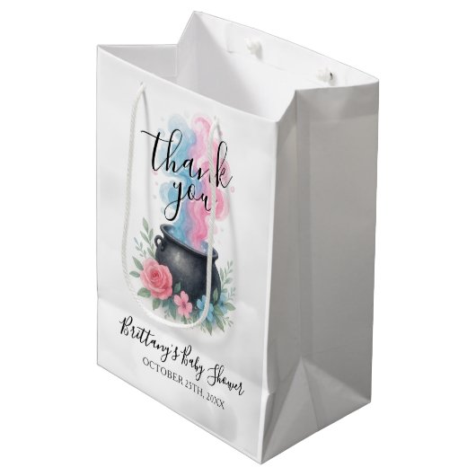 Ein Baby braut Halloween, er oder sie Cauldron Mittlere Geschenktüte (Vorderseite Schrägansicht)