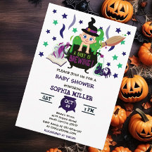 Ein Baby braut Halloween-Hexendusche