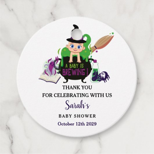 Ein Baby braut Halloween-Hexendusche Geschenkanhänger (Vorderseite)