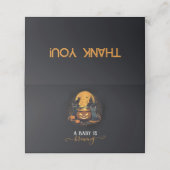 Ein Baby braut Niedliche Halloween-Kinderdusche Platzkarte (Außenseite Aufgefaltet)