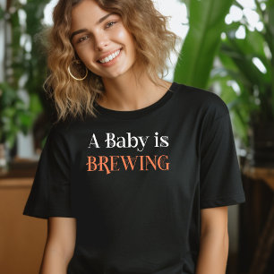 Ein Baby braut sich in gruseliger Spinnweben-Schri T-Shirt