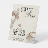 Ein Baby brütet Babydusche Kaffee Bar-Zeichen Sockelschild (Vorderseite)