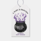 Ein Baby brütet Cauldron Halloween Baby Dusche Geschenkanhänger (Vorderseite)