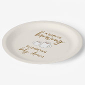 Ein Baby brütet eine Babydusche Pappteller (Schrägansicht)