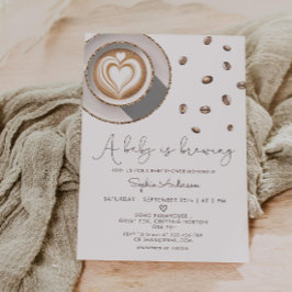 Ein Baby brütet eine Kaffeemaschine. Einladung