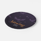 Ein Baby brütet eine Niedliche, spukhafte Babydusc Pappteller (Schrägansicht)