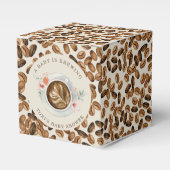 Ein Baby brütet eine Teekanne mit Teefloraldusche Geschenkschachtel (Vorderseite)