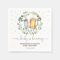 Ein Baby brütet Grünpflanzen-Bierspülung