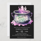 Ein Baby brütet | Halloween-Kinderdusche Einladung (Vorderseite)