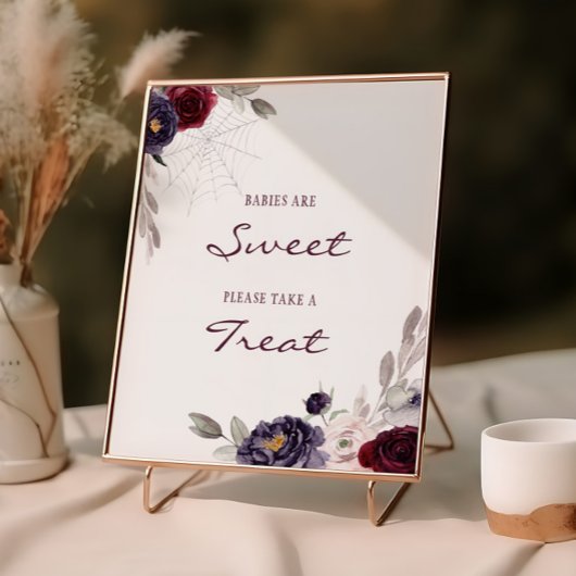 Ein Baby brütet Halloween, süße Babys Poster