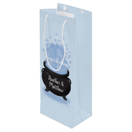 Ein Baby brütet Hexendusche Gothic Blue Geschenktüte Für Weinflaschen (Rückseite Schrägansicht)