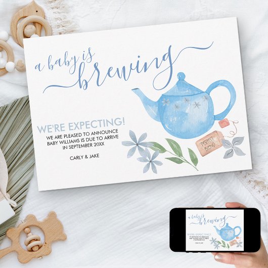 Ein Baby brütet | Niedlich Blue Teapot Schwangersc Ankündigung