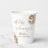 Ein Baby brütet Papieraufnahmen | Kaffeemaschine Pappbecher (Vorderseite)