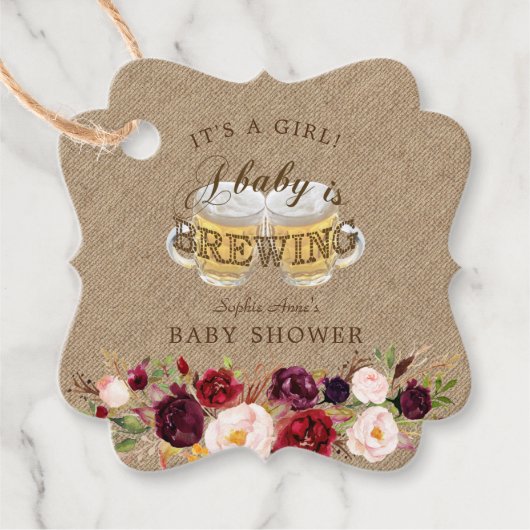 Ein Baby ist eine blühende Burlap-Baby-Dusche Geschenkanhänger (Vorderseite)