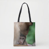 Ein Baby-Macaque und es sind Mutter Tasche (Vorderseite)