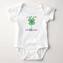 Ein Baby mit BIG Träume Baby Bodysuit