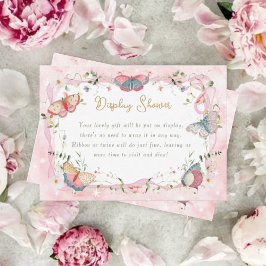 Ein Baby-Schmetterling ist auf dem Weg, um die Dus Begleitkarte