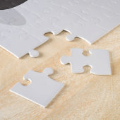 Ein Baby Tyrannosaurus Rex sitzt in einem hohen St Puzzle (Seite)