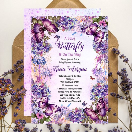 Ein Babyschmetterling ist auf dem Weg zur Mädchend Einladung