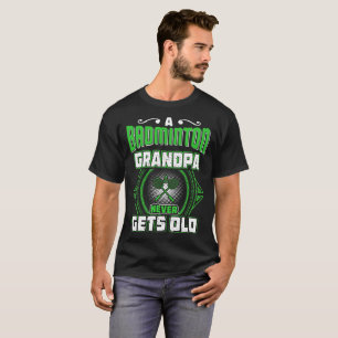 Ein Badminton-Großvater erhält nie altes T-Shirt