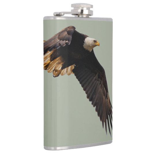 Ein Bald-Adler geht zum Himmel Flachmann (Rechts)