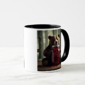 Ein Bär sitzt vor einem Glas Marmelade. Tasse (VorderseiteRechts)