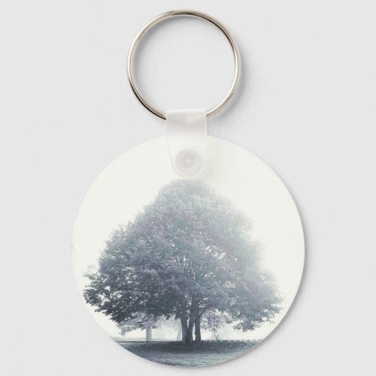 Ein Baum im Nebel Schlüsselanhänger (Vorderseite)