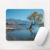 Ein Baum in einem See Mousepad (Mit Mouse)