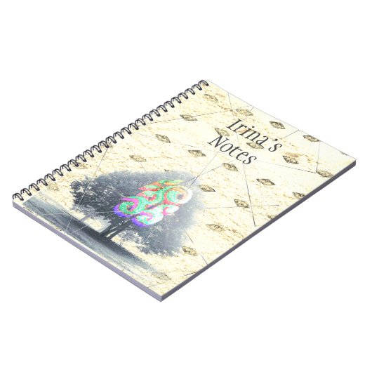 Ein Baum in Nebel mit Blick auf den Hintergrund Notizblock (Linke Seite)