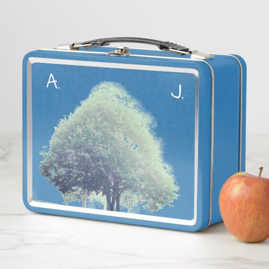 Ein Baum in Nebel mit Monogramm und Zitat Metall Brotdose (Beispiel)