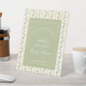 Ein beersüßes Baby ist auf dem Weg, um Ihr eigenes Sockelschild (In SItu)