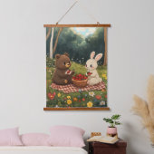 Ein Berry Sweet Picnic auf der Wiese Wandteppich Mit Holzrahmen (Schlafzimmer)