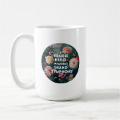 Ein bescheidener Held in der Großen Symphonie der Kaffeetasse (Links)