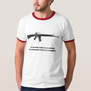Ein bewaffneter Mann T-Shirt