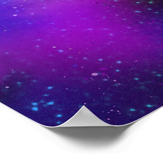 Ein bewohnter Mond unter lila grünen Sternen-Nebel Poster (Ecke)