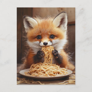 Ein bezaubernder Baby-Rotfuchs, der Spaghetti isst Postkarte