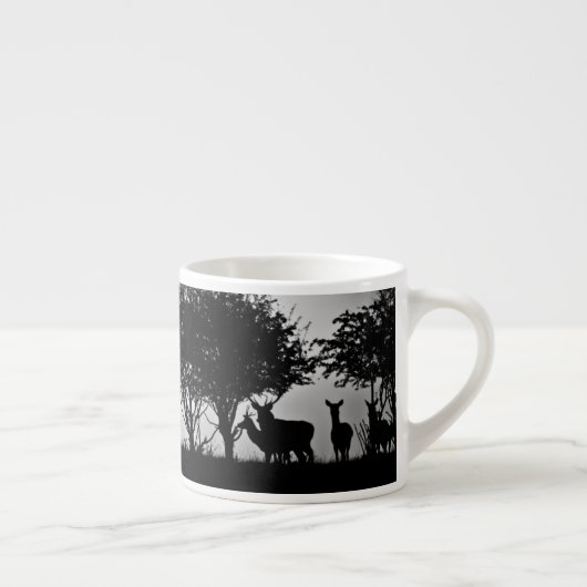 Ein Bild des Nebels einiger Rotwild morgens Espressotasse (Rechts)