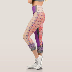 ein Bild eines Schals mit einem Design darauf Capri Leggings