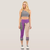 ein Bild eines Schals mit einem Design darauf Capri Leggings (Vorderseite)
