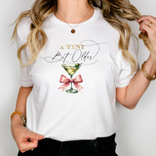 Ein bisschen älterer Martini Rosa Schleife Tri-Blend Shirt