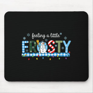 Ein bisschen frostiger Schneemann karierter Weihna Mousepad