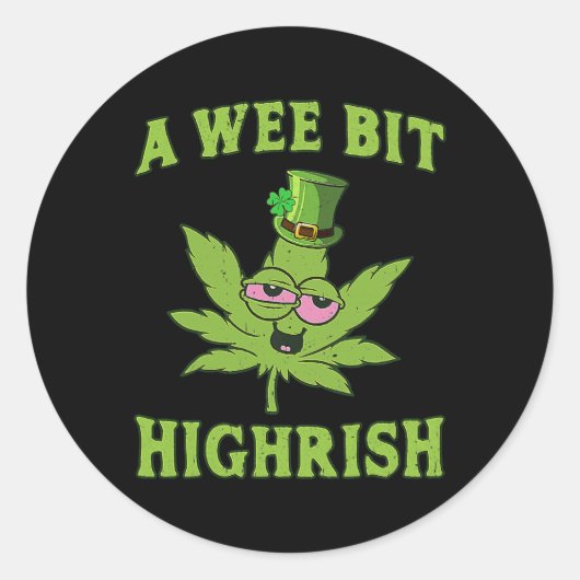 Ein bisschen highrish lustiger Unkraut-St. Patrick Runder Aufkleber (Vorderseite)