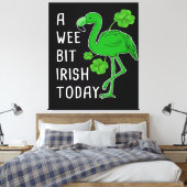 Ein bisschen irisch heute | Lucky Flamingo | Flami Leinwanddruck (Insitu (Schlafzimmer))
