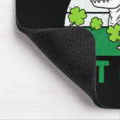 Ein bisschen irischer St. Patrick-Tag Dinosaurier  Mousepad (Ecke)