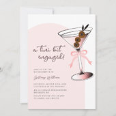Ein bisschen verlobt Martini Pink Bachelorette Einladung (Vorderseite)