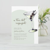 Ein bisschen verlobtes Olive Green Bachelorette Einladung (Stehend Vorderseite)