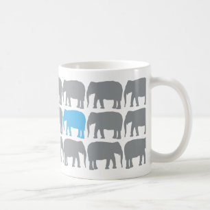 Ein blauer Elefant in der Herden-Tasse Kaffeetasse
