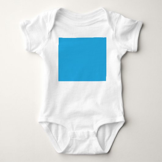 ein blauer Hintergrund mit Baby Strampler (Vorderseite)